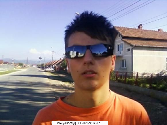 aici gasesti tot ce vrei de la it.muzica si jocuri pana ce cele mai bune trich-uri pentru pc.
by